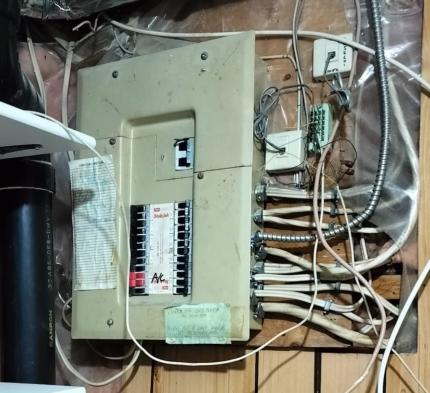 Old Electrical Panel Upgrage to 200 amp panel